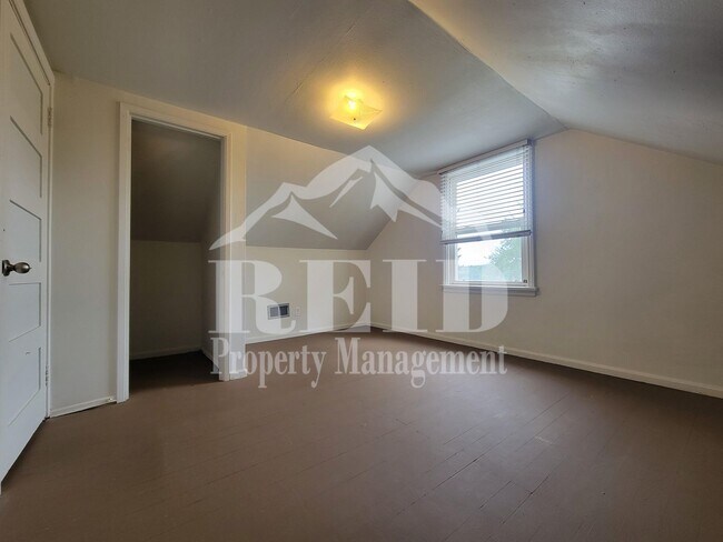 Building Photo - Centrally Located Bremerton Home With Partial View of Sinclair Inlet from Deck
