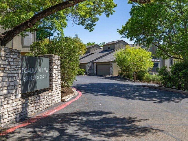 Building Photo - 1821 Westlake Dr