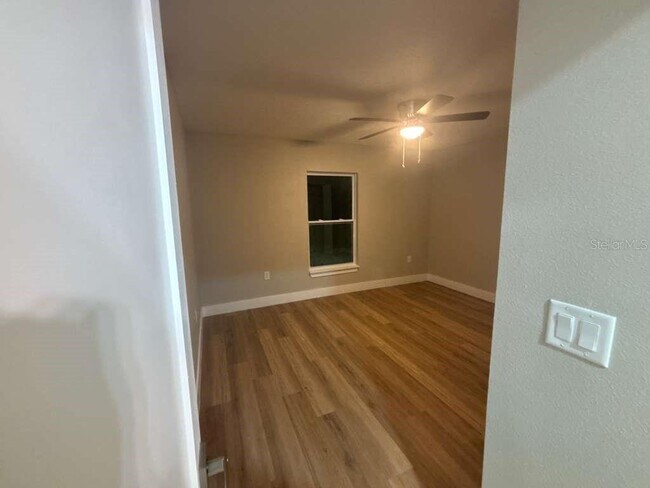 Building Photo - 1884 W Quaker Ln