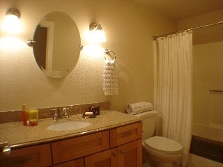 bath - 10528 Midvale Ave N
