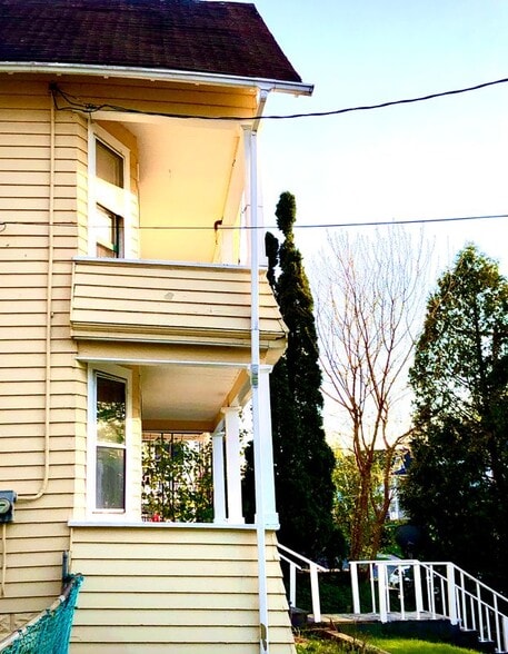 Building Photo - 50 Pinewood Ave