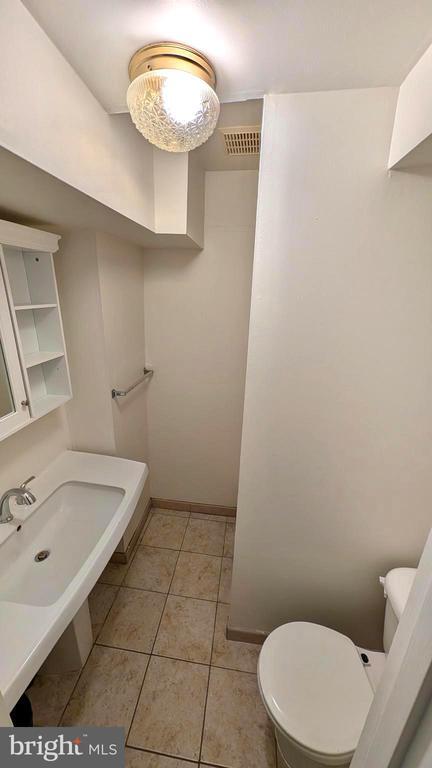 Building Photo - 7051 Leewood Forest Dr