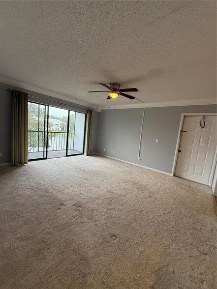 Building Photo - 927 S Pine Ridge Cir