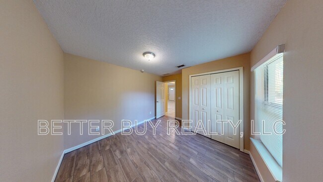 Building Photo - 18 Lloleeta Path