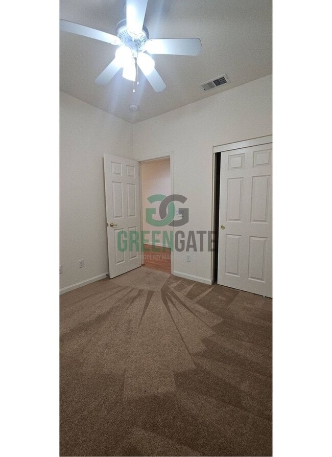 Building Photo - Beautiful 4 Bedroom, 3 Bathroom Home in Tr...