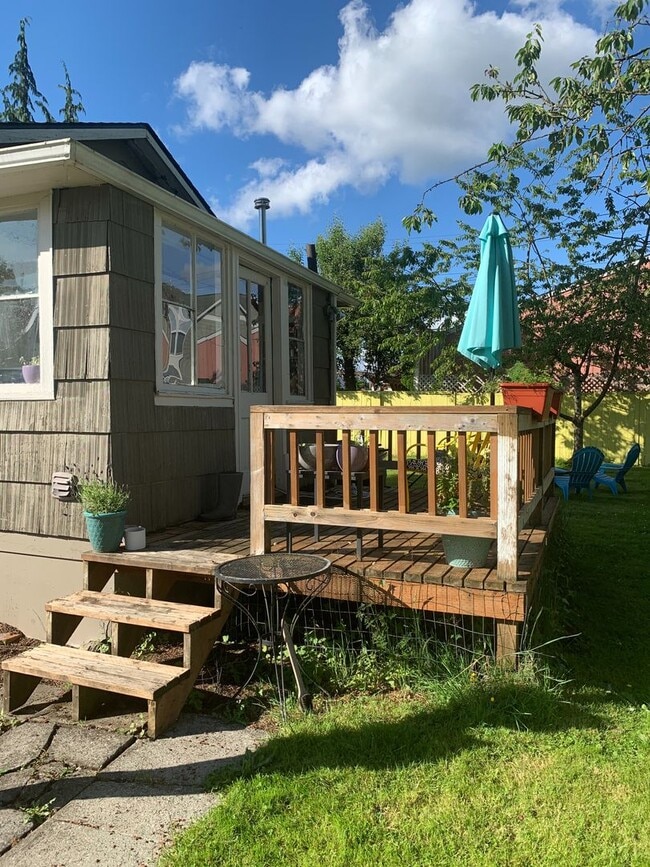 Building Photo - Cute one story rental in snohomish