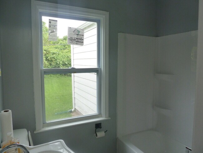 Building Photo - Charming Ranch, 3 bedrooms 2 baths