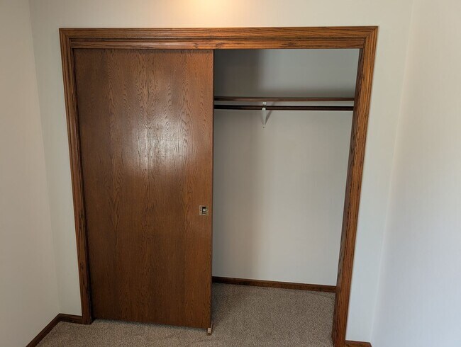 Building Photo - 2215 Mirwyn Ct