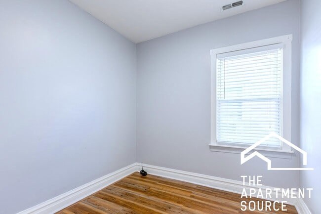 Building Photo - 4135 W Henderson St