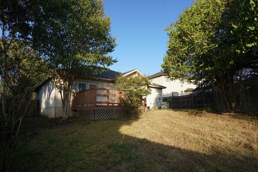 Building Photo - 10022 Sandbrook Hl