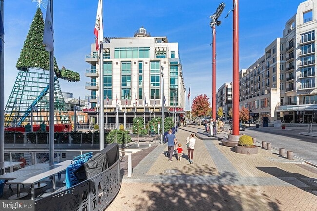 Building Photo - 147 Waterfront St