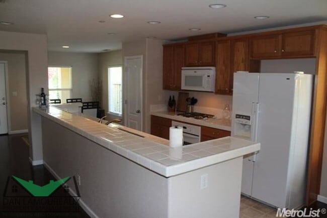Building Photo - Springlake in Woodland