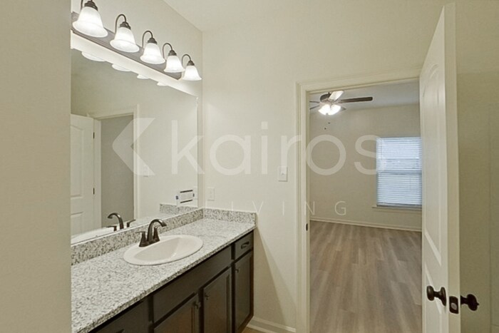 Building Photo - 123 Salvat Dr
