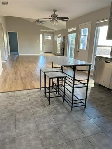 Building Photo - 1322 Maplewood Dr