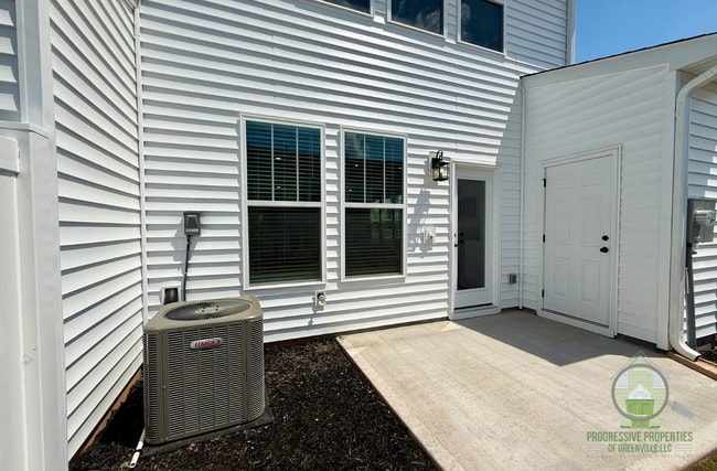 Building Photo - 515 Harebell Wy