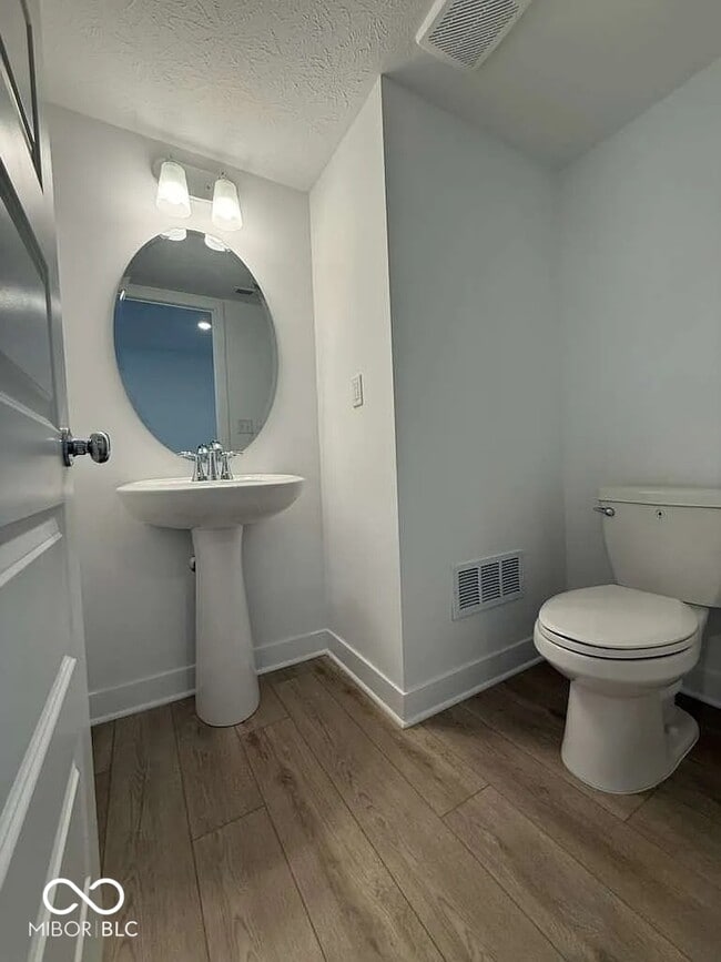 Building Photo - 4923 Gilet Dr