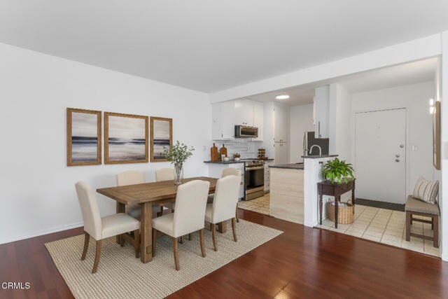 Building Photo - 355 S Los Robles Ave