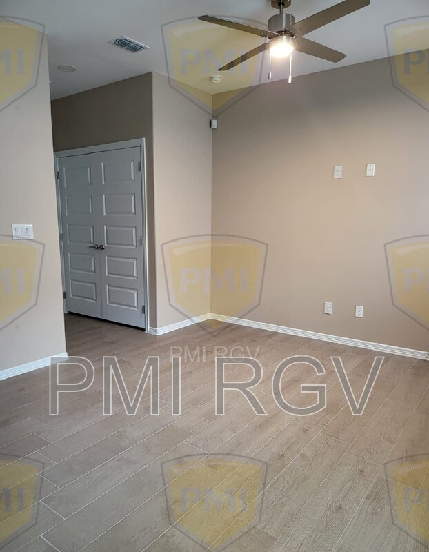Building Photo - 3101 W Kenwood St