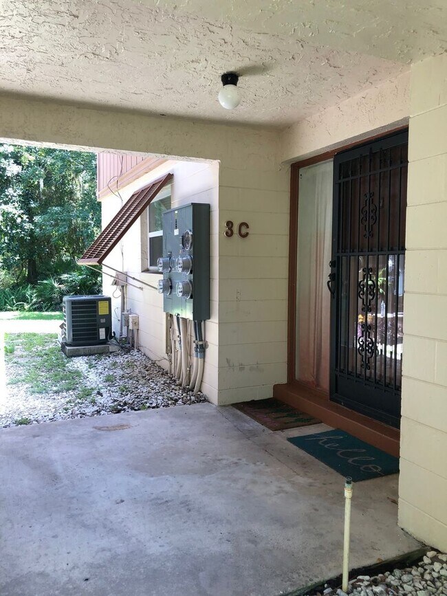 Building Photo - Cute 2 Bedroom / 2 Bath unit in Deltona's Edgewater Condominium Community!