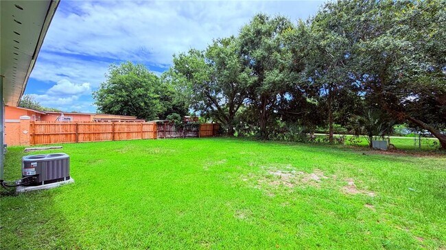 Building Photo - 5130 Lescot Ln
