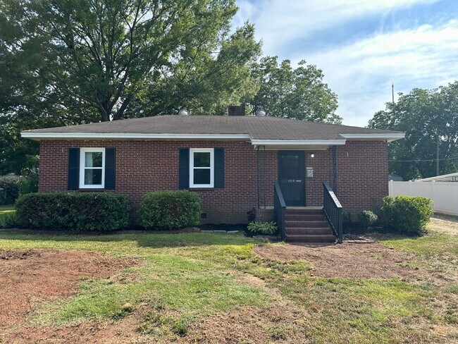 Building Photo - 1116 Cornelia Cir