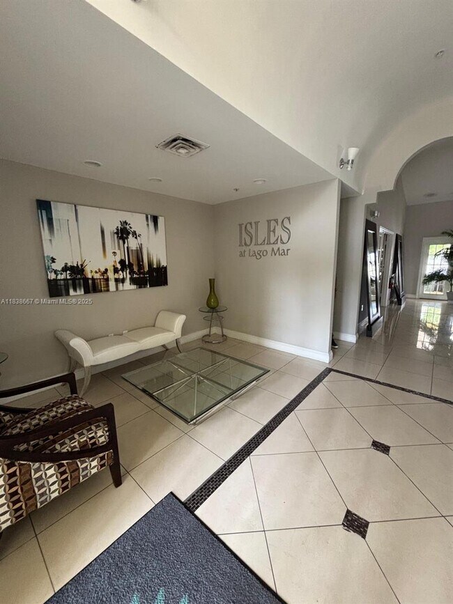 Building Photo - 12620 Vista Isles Dr