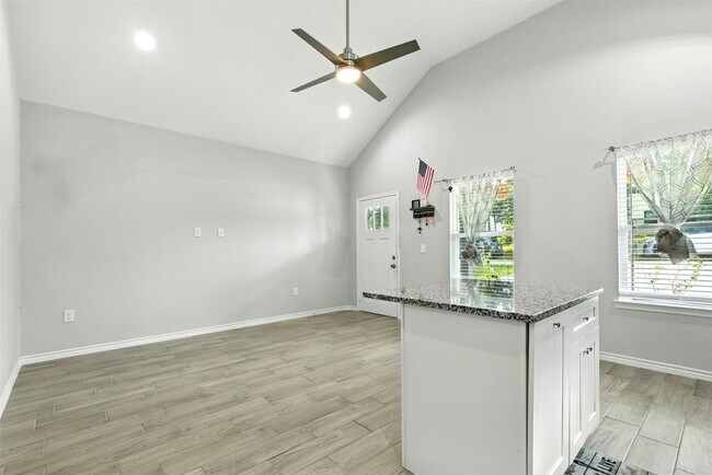 Building Photo - 352 Westchase St