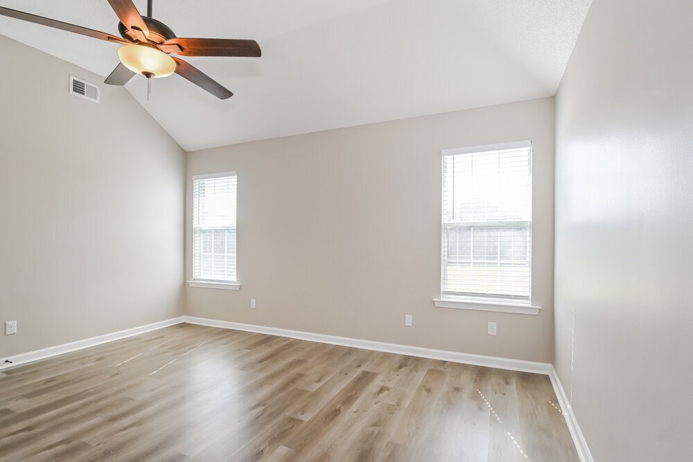 Building Photo - 7895 Ridgedale Dr