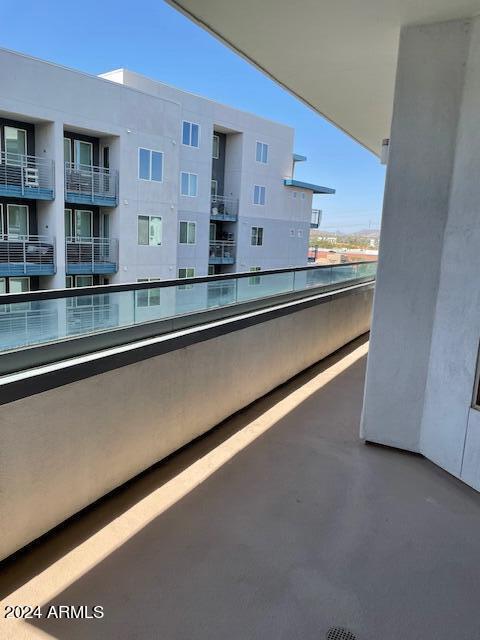 Building Photo - 945 E Playa Del Norte Dr