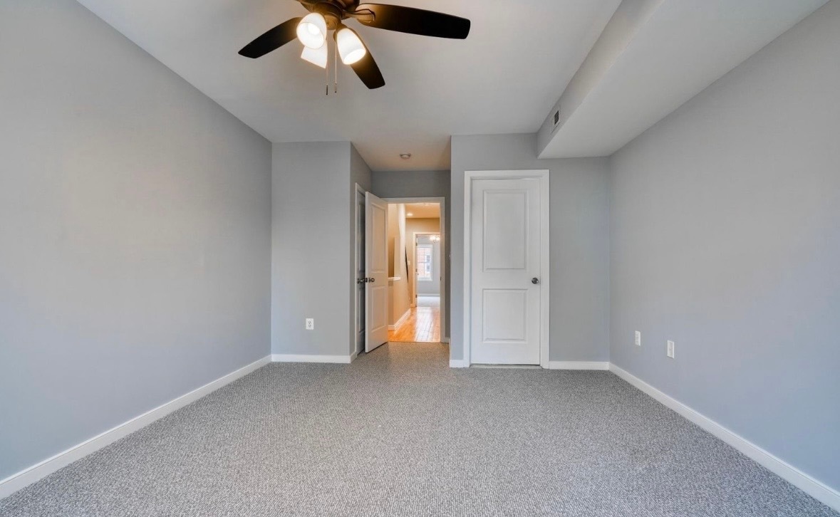 Room 1 - 214 S Regester St