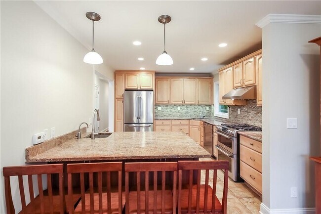Building Photo - 81 Edgemont Rd