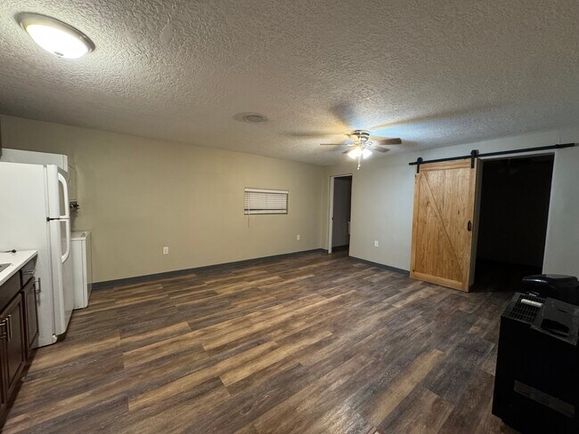 Building Photo - 1124 3rd St SW