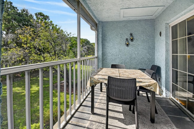 Building Photo - 1606 SE Green Acres Cir