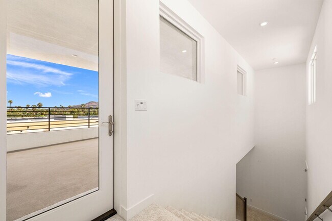 Building Photo - 928 Galaxy Dr