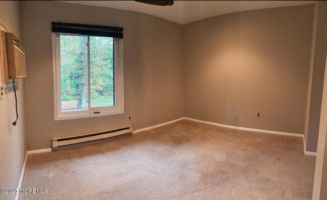 Building Photo - 227 Medford Ct