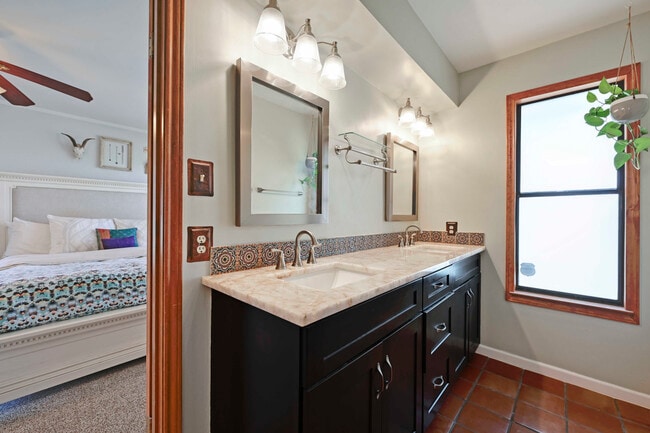 Building Photo - 9209 Rock Way Dr