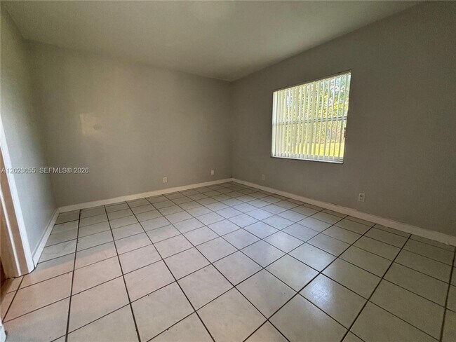 Building Photo - 11512 Royal Palm Blvd