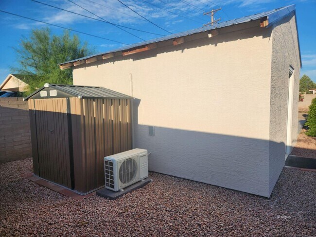Building Photo - 830 W Stirrup Dr