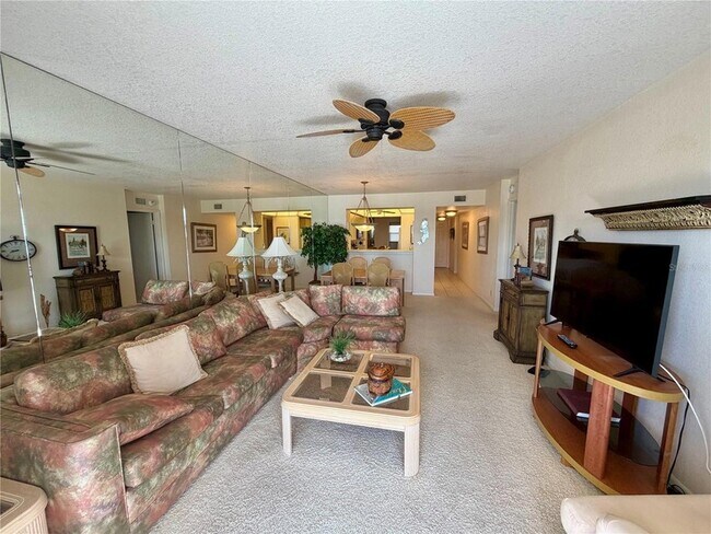 Building Photo - 5701 Bahia Del Mar Cir N