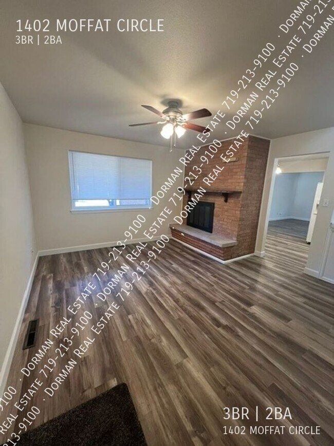Building Photo - 1402 Moffat Cir