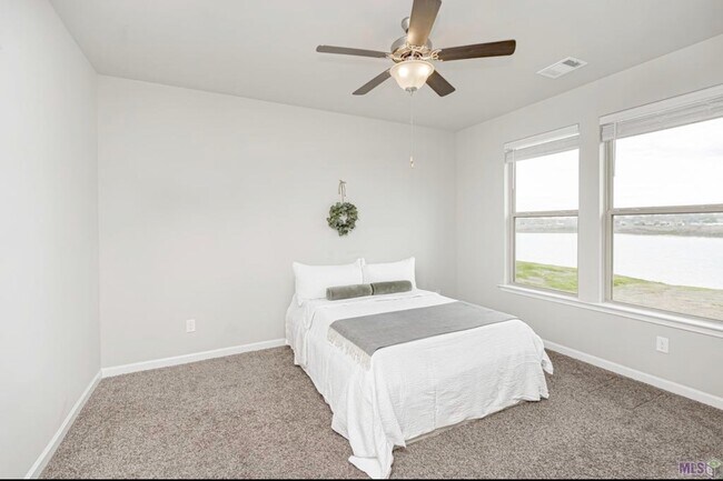 Building Photo - 1219 Foxtail Dr