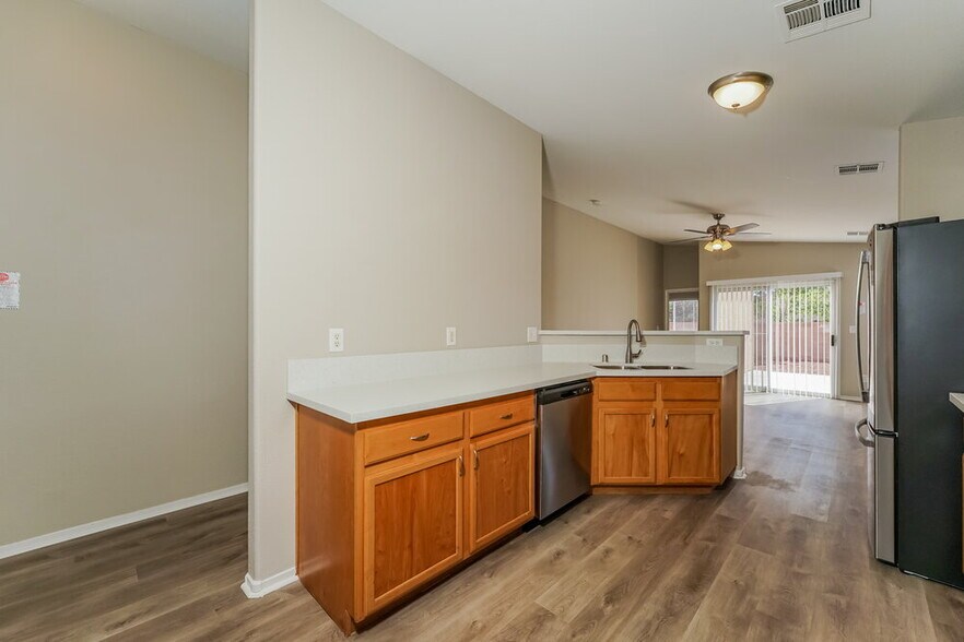 Building Photo - 4833 River Splash Ave