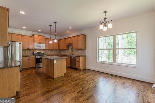 Building Photo - 1410 Eastland Rd SE