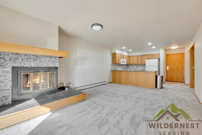 Building Photo - 749 Lagoon Dr