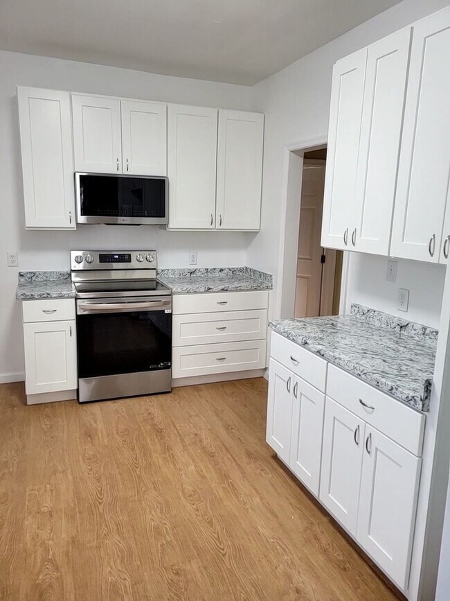 Building Photo - Charming 2-Bedroom Home in Norfolk