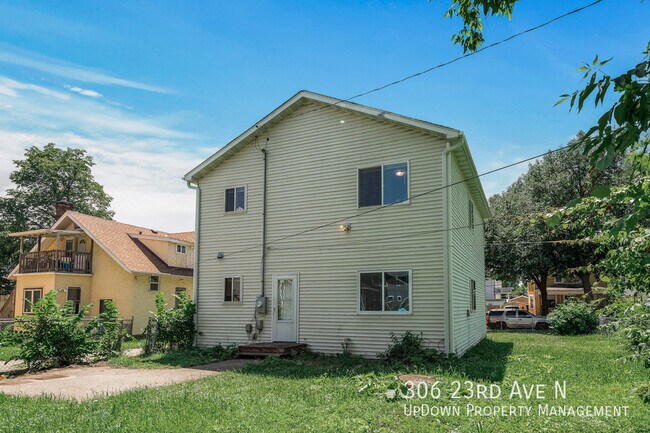 Building Photo - 306 N 23rd Ave