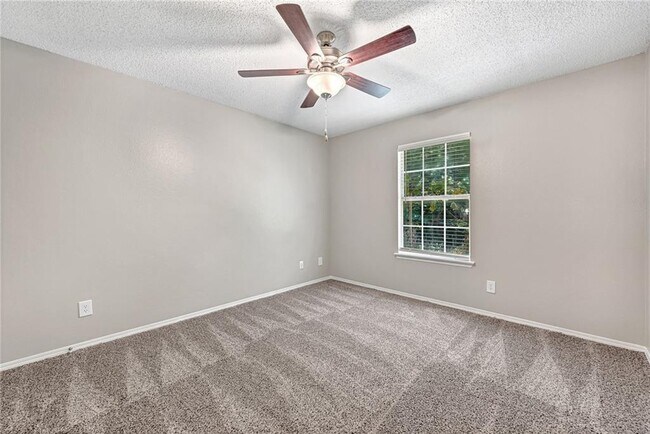 Building Photo - 1658 N Boxley Ave
