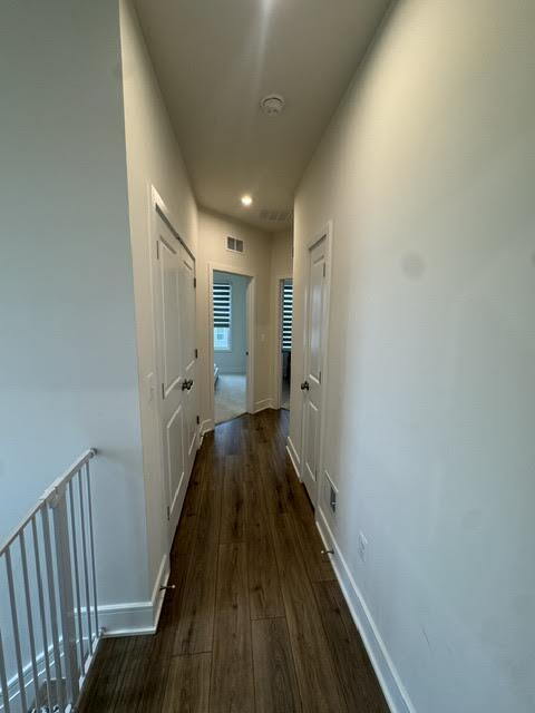 Building Photo - Upgraded 3BR End-Unit Townhome | 3.5 Baths | Garage | Lake Frederick