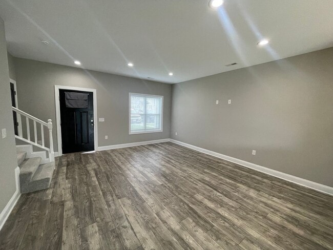 Building Photo - Blue Ridge Commons Townhome