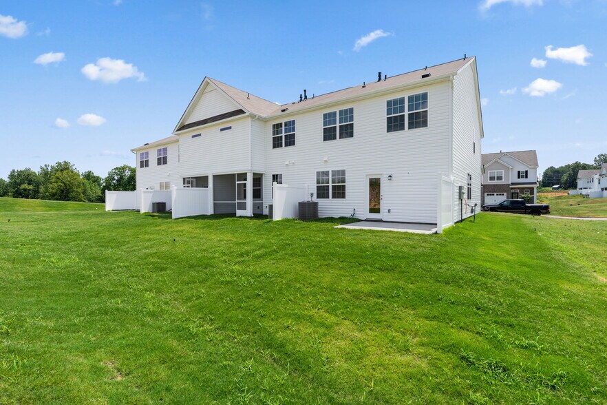 Building Photo - 615 Blaire Ridge Way